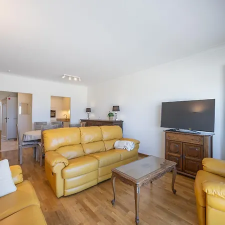 Lecomte - The Shoreline Pearl 82 Apartment *
