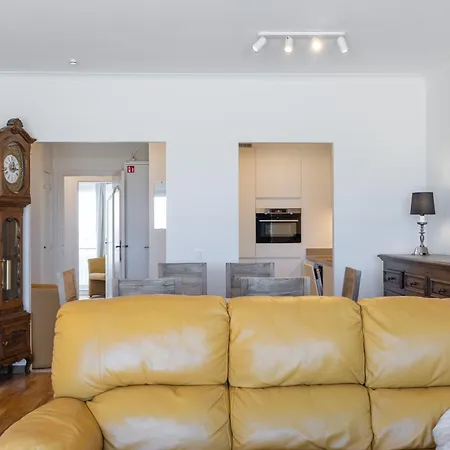 Lecomte - The Shoreline Pearl 82 Apartment *