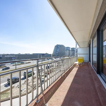 Lecomte - The Shoreline Pearl 82 Apartment *