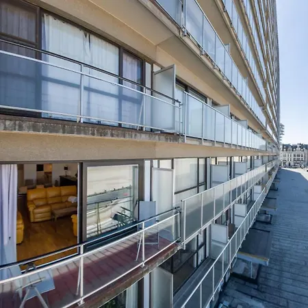Lecomte - The Shoreline Pearl 82 * Ostende