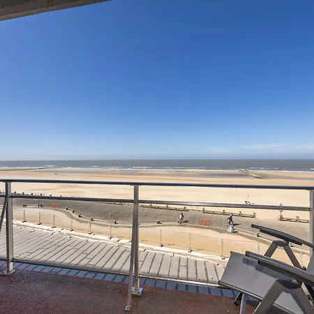 Lecomte - The Shoreline Pearl 82 Ostende